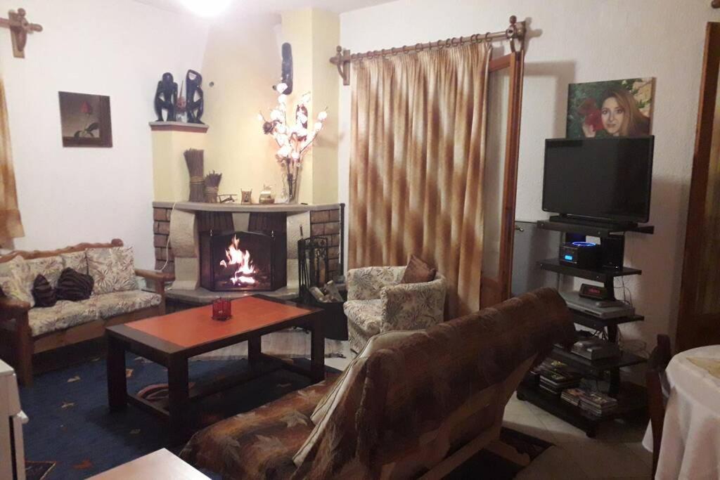 Efis House Apartment Kalivia  Bagian luar foto