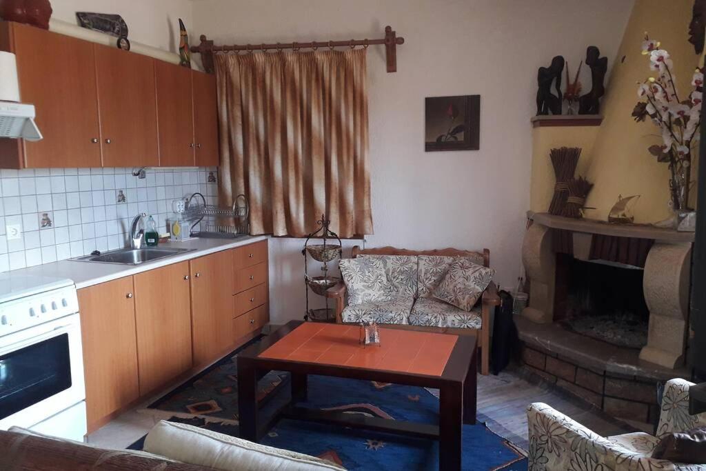 Efis House Apartment Kalivia  Bagian luar foto
